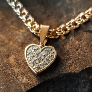 Kullast süda teemantidega